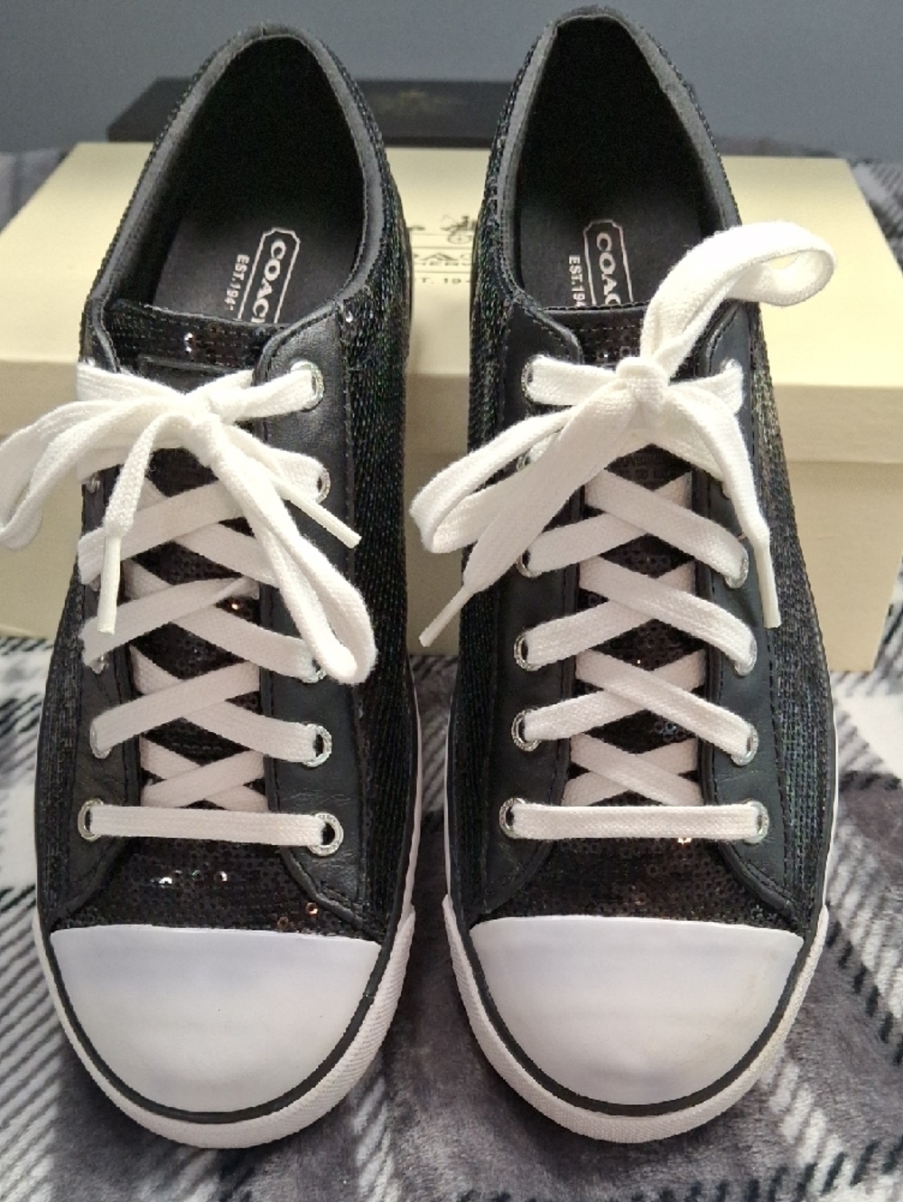 Vintage Coach Black and White Low-Top Sequin Sneakers - Picture 15 of 17